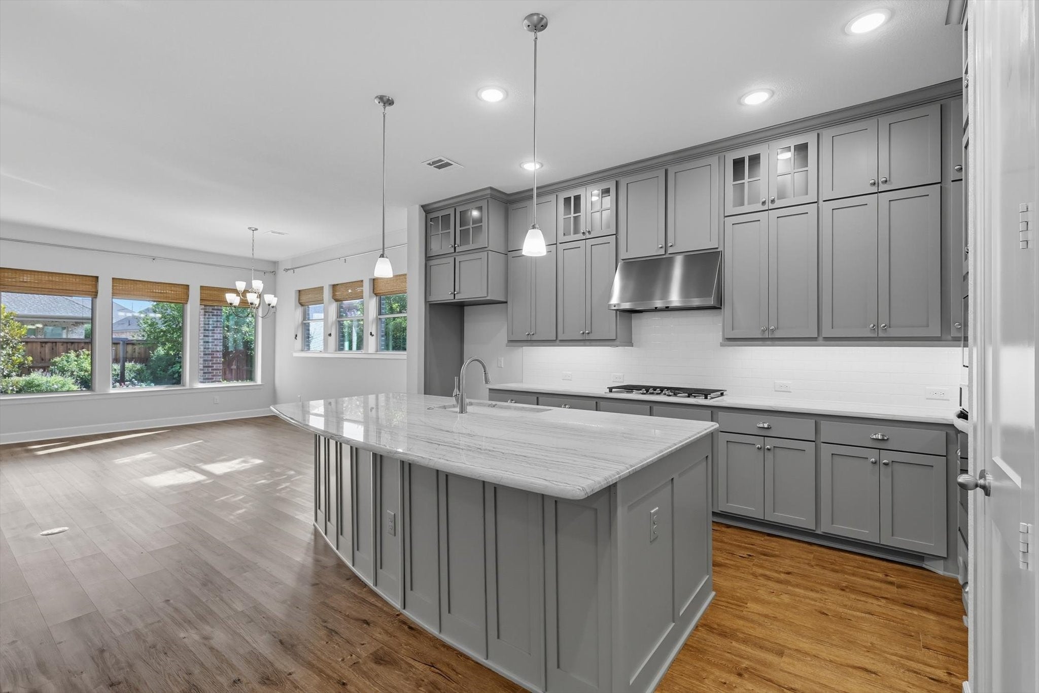 Arlington, Texas, 76005, United States, 2 Bedrooms Bedrooms, ,2 BathroomsBathrooms,Residential,For Sale,1981286