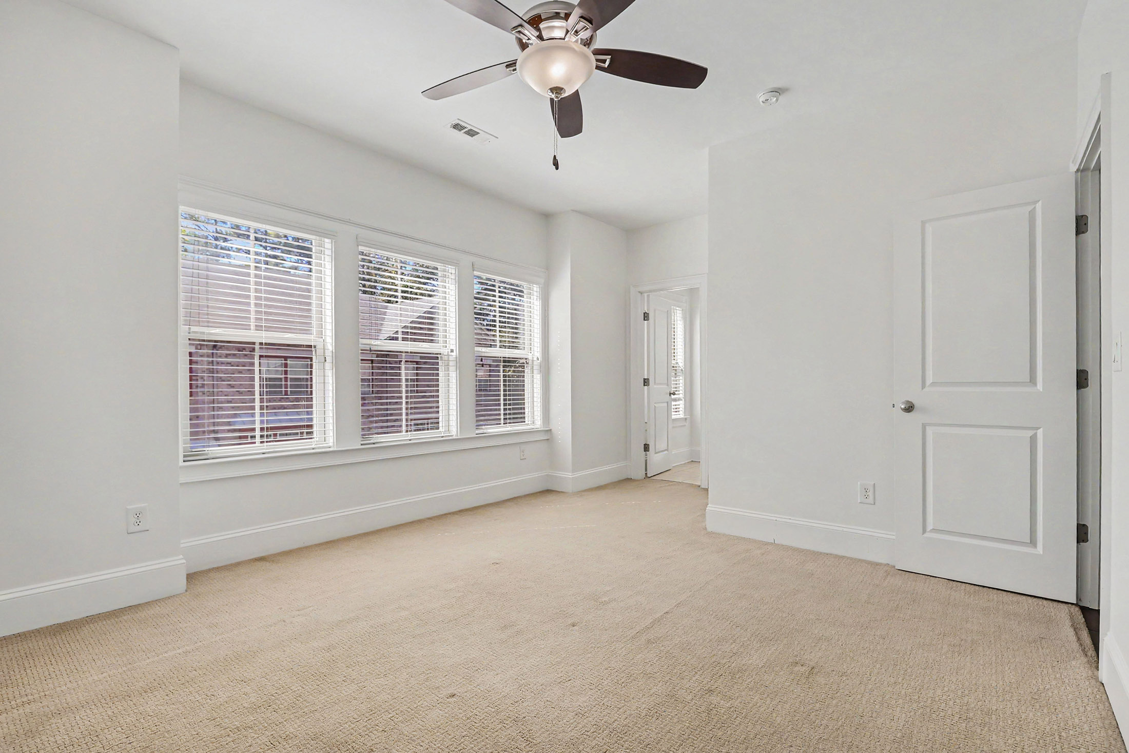  Beautiful Move-in Ready Townhome in the Gated Gramercy Community - 物件實景