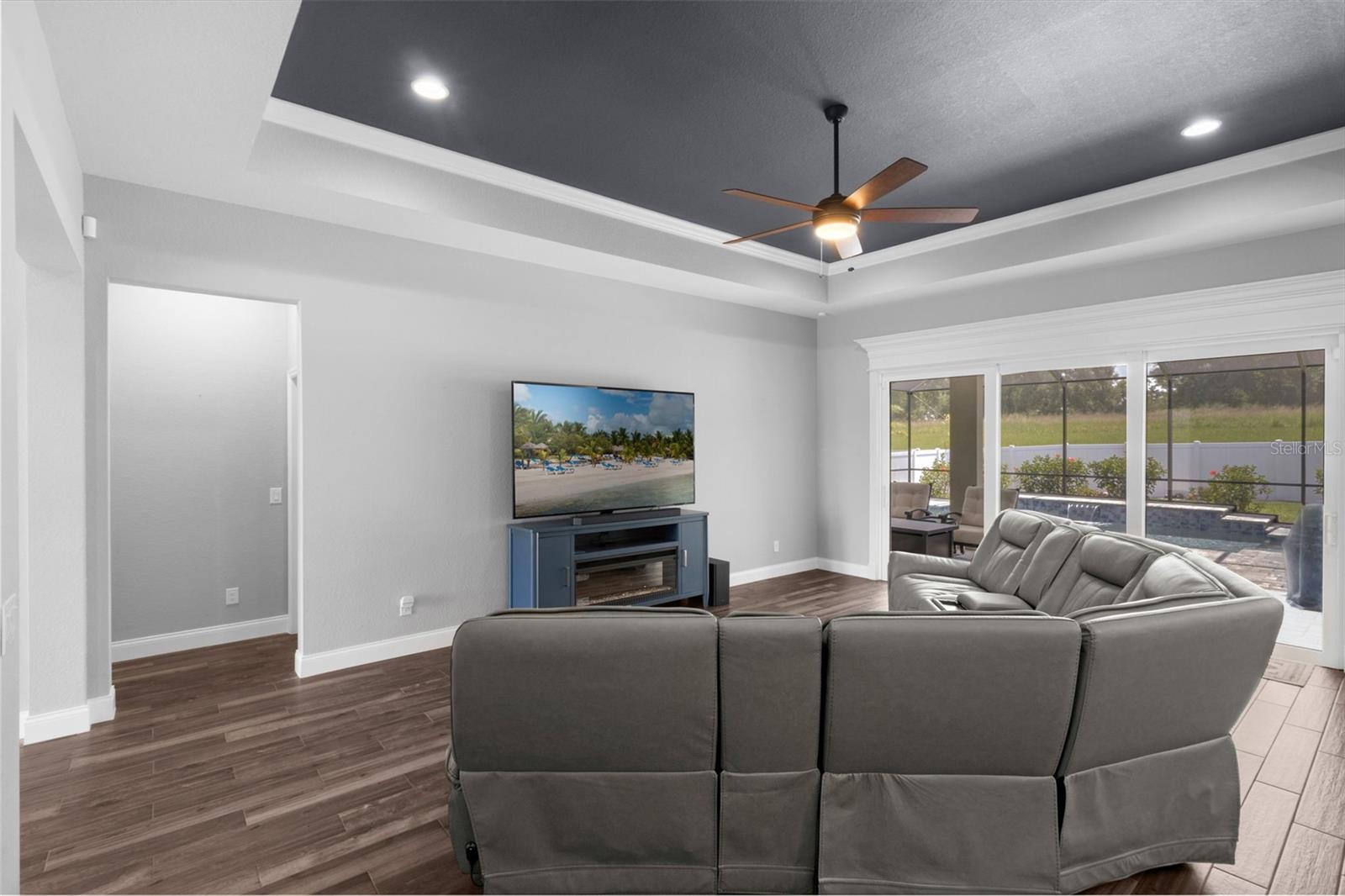 LAKELAND, Florida, 33813, United States, 5 Bedrooms Bedrooms, ,3 BathroomsBathrooms,Residential,For Sale,1937728