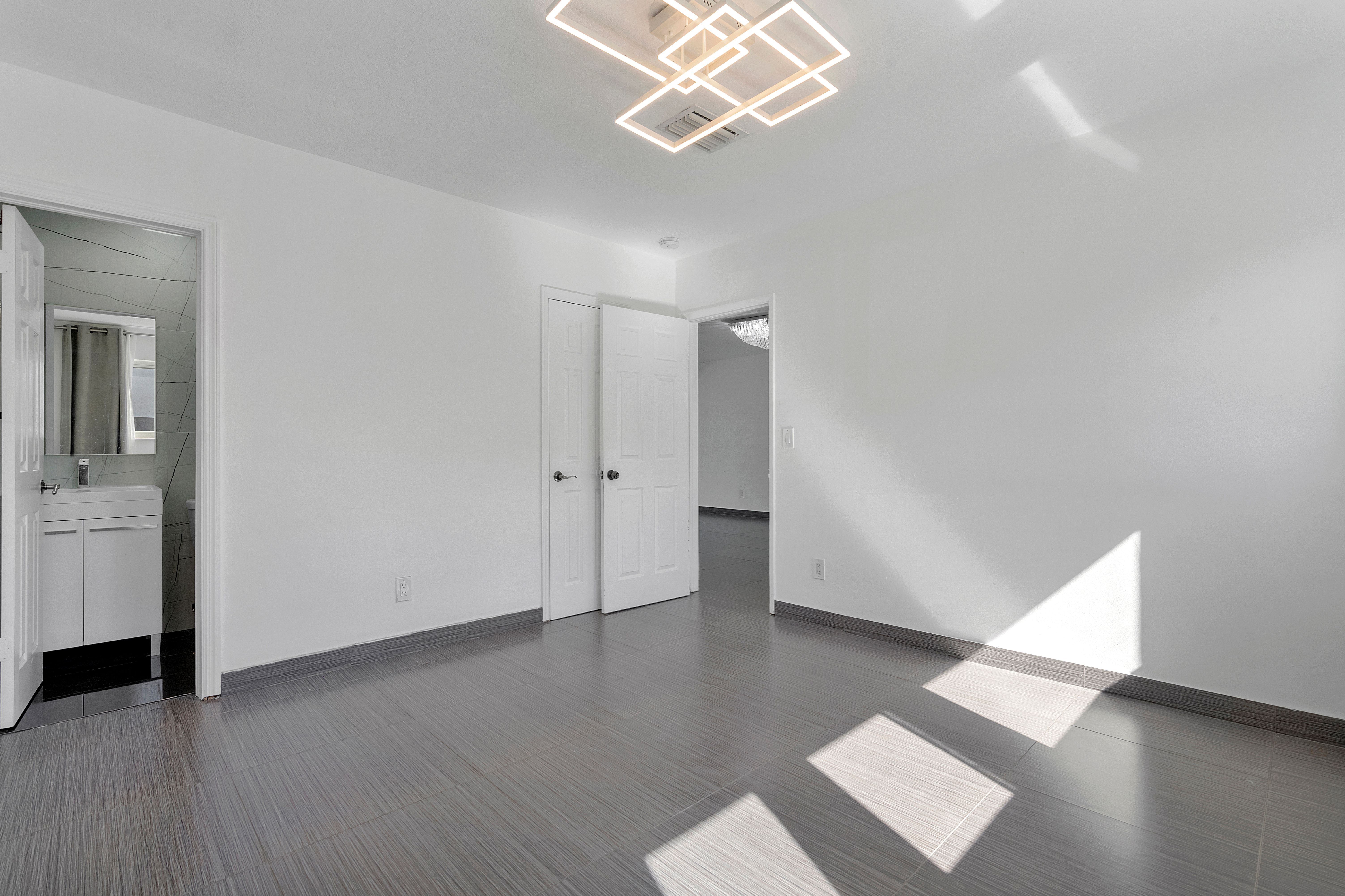  2505 NE 214th St, Aventura, FL, 33180 - 物件實景