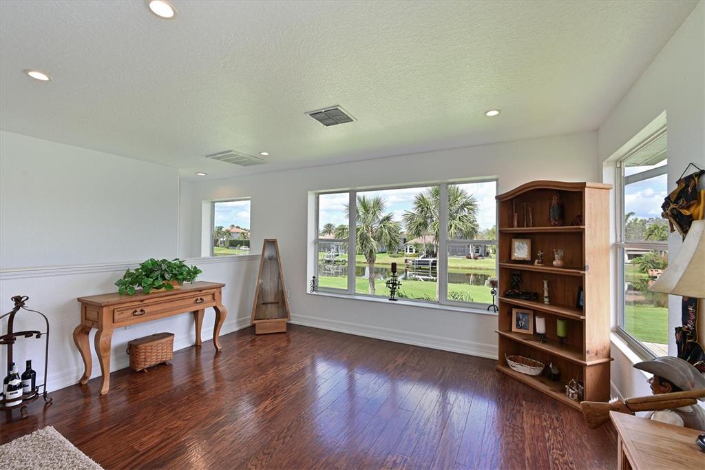 Bradenton, Florida, 34212, United States, 4 Bedrooms Bedrooms, ,3 BathroomsBathrooms,Residential,For Sale,1848553