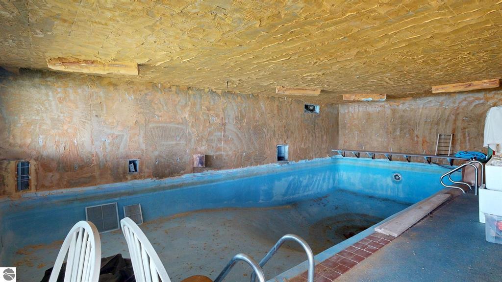 Lake Isabella, Michigan, 48893, United States, 3 Bedrooms Bedrooms, ,6 BathroomsBathrooms,Residential,For Sale,1903716