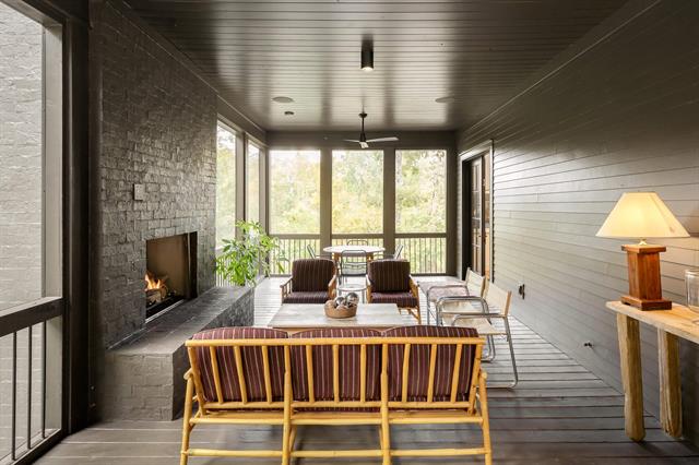 Florence, Alabama, 35630, United States, 4 Bedrooms Bedrooms, ,4 BathroomsBathrooms,Residential,For Sale,1988218