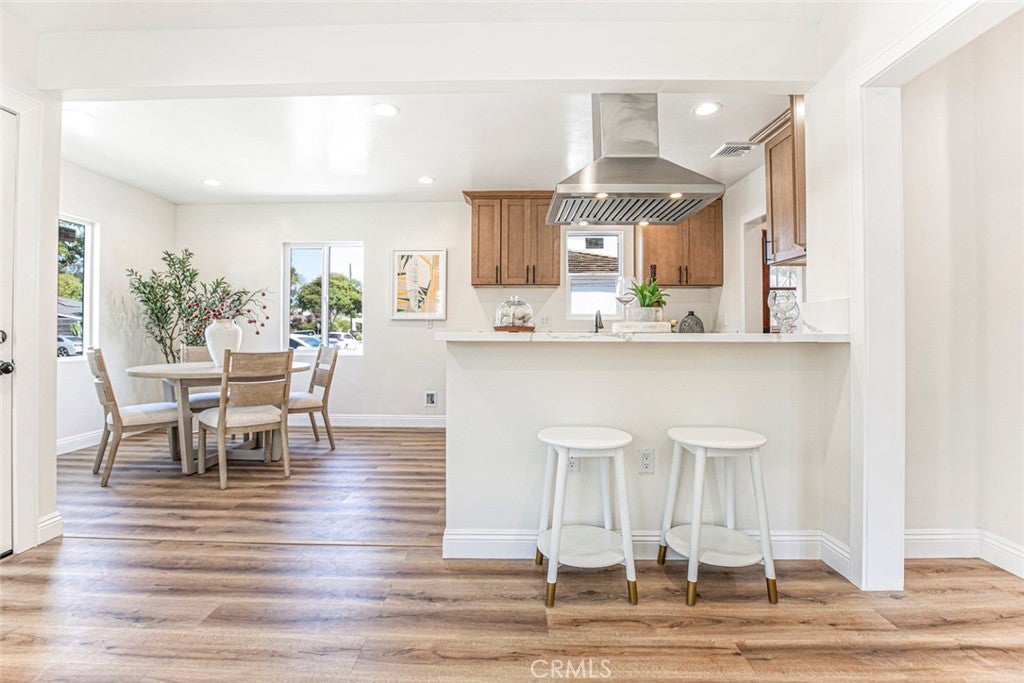Los Angeles, California, 90066, United States, 3 Bedrooms Bedrooms, ,1 BathroomBathrooms,Residential,For Sale,1938749