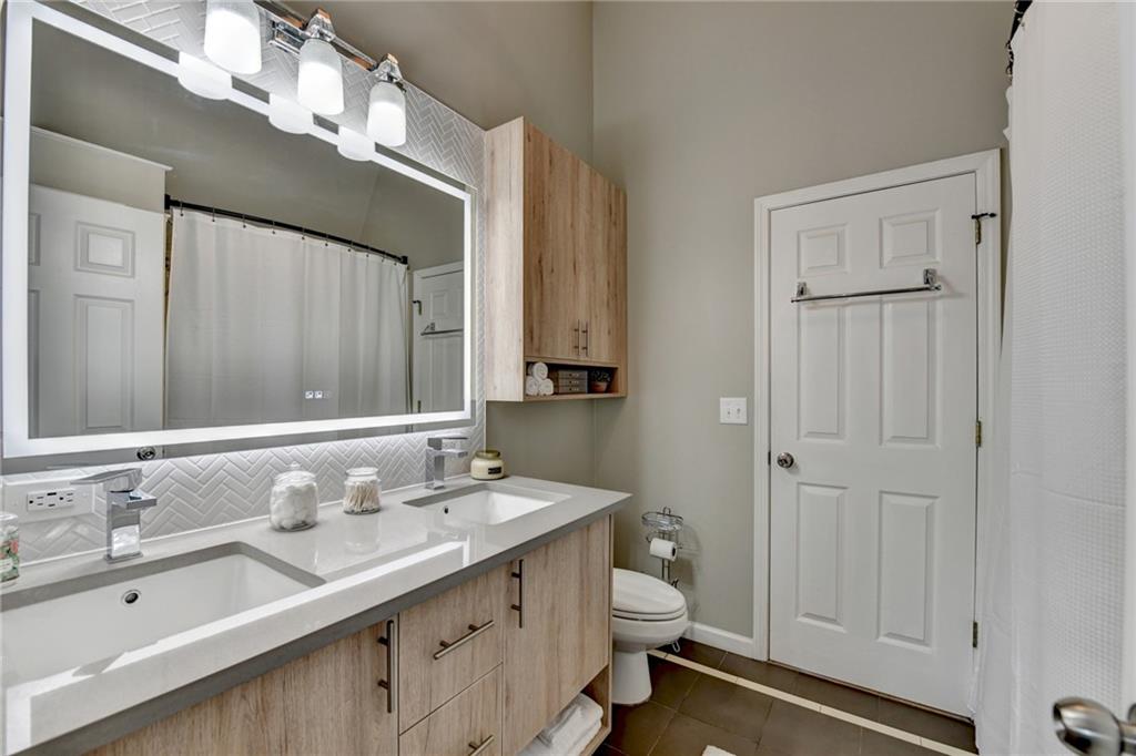 Gainesville, Georgia, 30506, United States, 2 Bedrooms Bedrooms, ,2 BathroomsBathrooms,Residential,For Sale,2040403