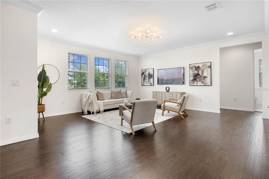Orlando, Florida, 32836, United States, 5 Bedrooms Bedrooms, ,4 BathroomsBathrooms,Residential,For Sale,1940784