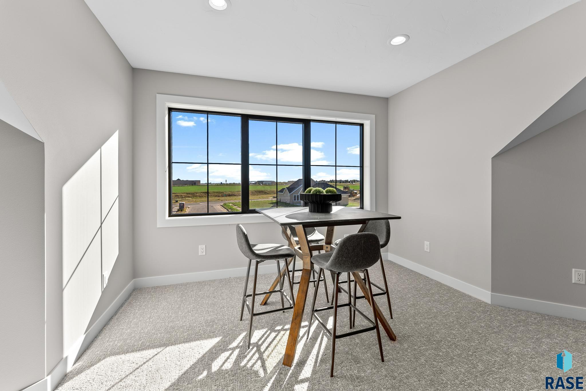 Sioux Falls, South Dakota, 57110, United States, 4 Bedrooms Bedrooms, ,3 BathroomsBathrooms,Residential,For Sale,2005284