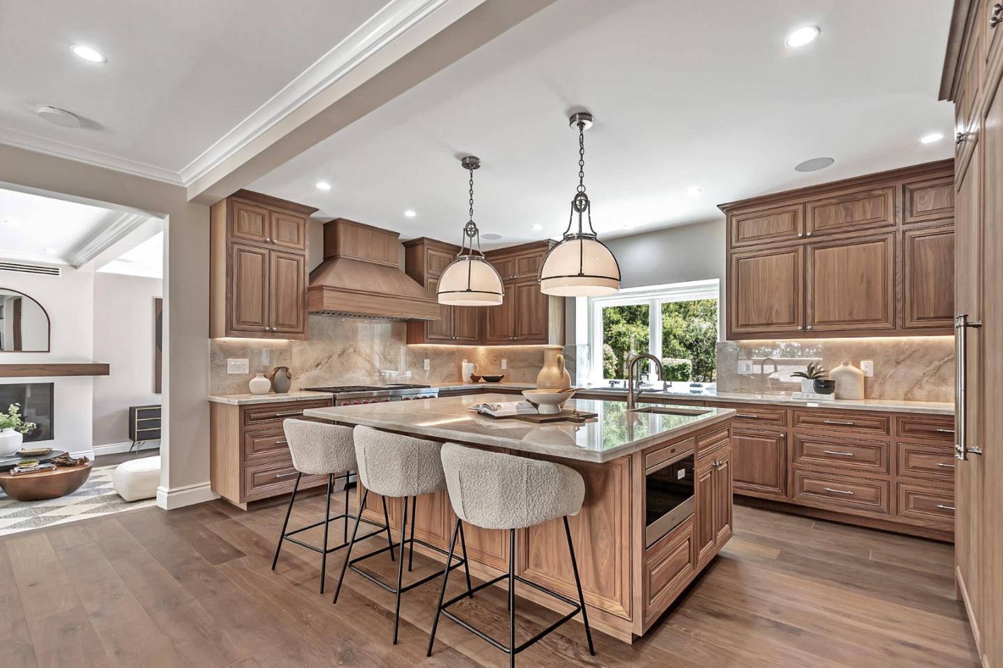 Los Gatos, California, 95032, United States, 8 Bedrooms Bedrooms, ,11 BathroomsBathrooms,Residential,For Sale,1855941