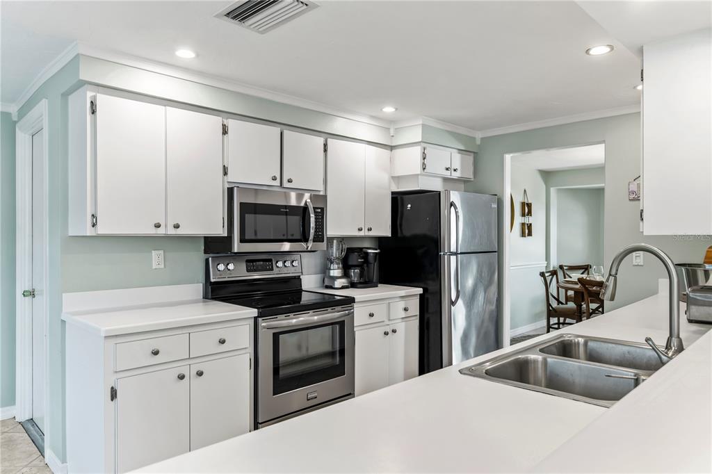 Sarasota, Florida, 34242, United States, 3 Bedrooms Bedrooms, ,2 BathroomsBathrooms,Residential,For Sale,1992857