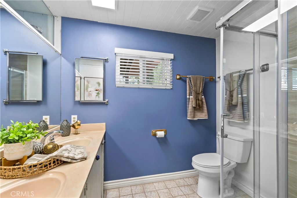 Pomona, California, 91768, United States, 3 Bedrooms Bedrooms, ,2 BathroomsBathrooms,Residential,For Sale,1988291