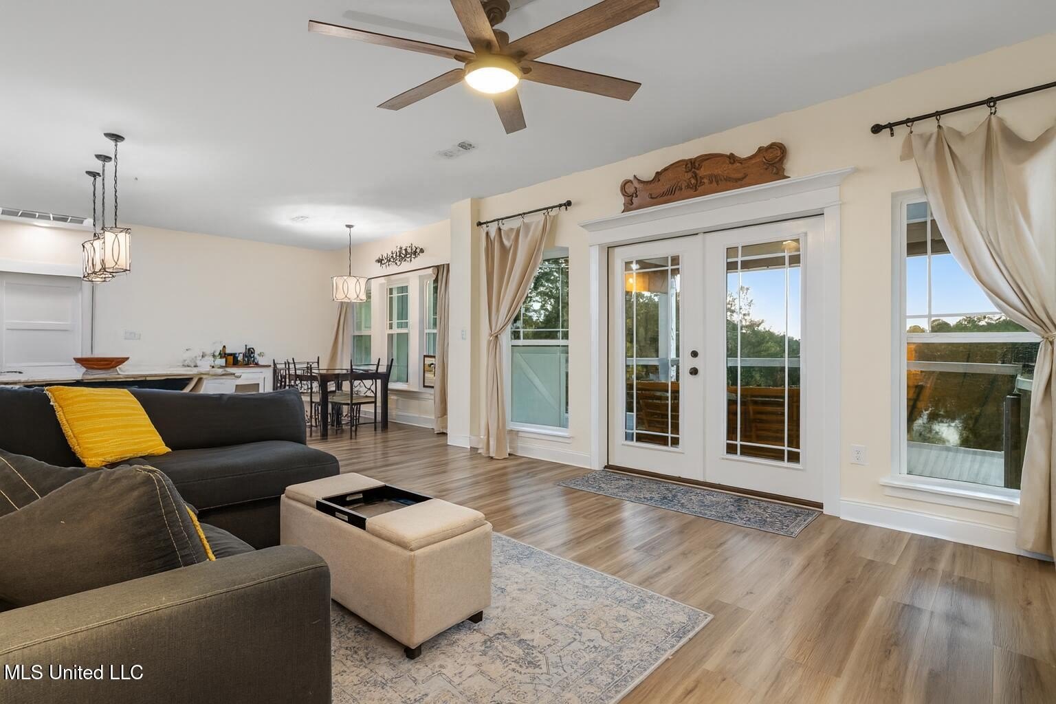 Biloxi, Mississippi, 39532, United States, 3 Bedrooms Bedrooms, ,2 BathroomsBathrooms,Residential,For Sale,1977192