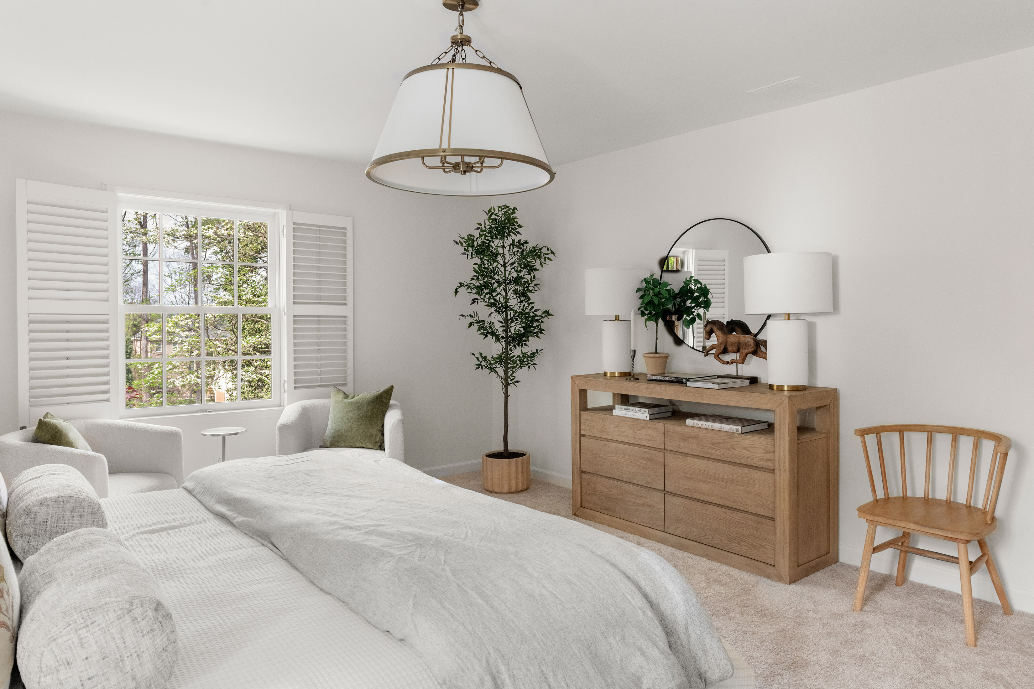  Beautifully Reimagined and Meticulously Maintained Home - 物件實景