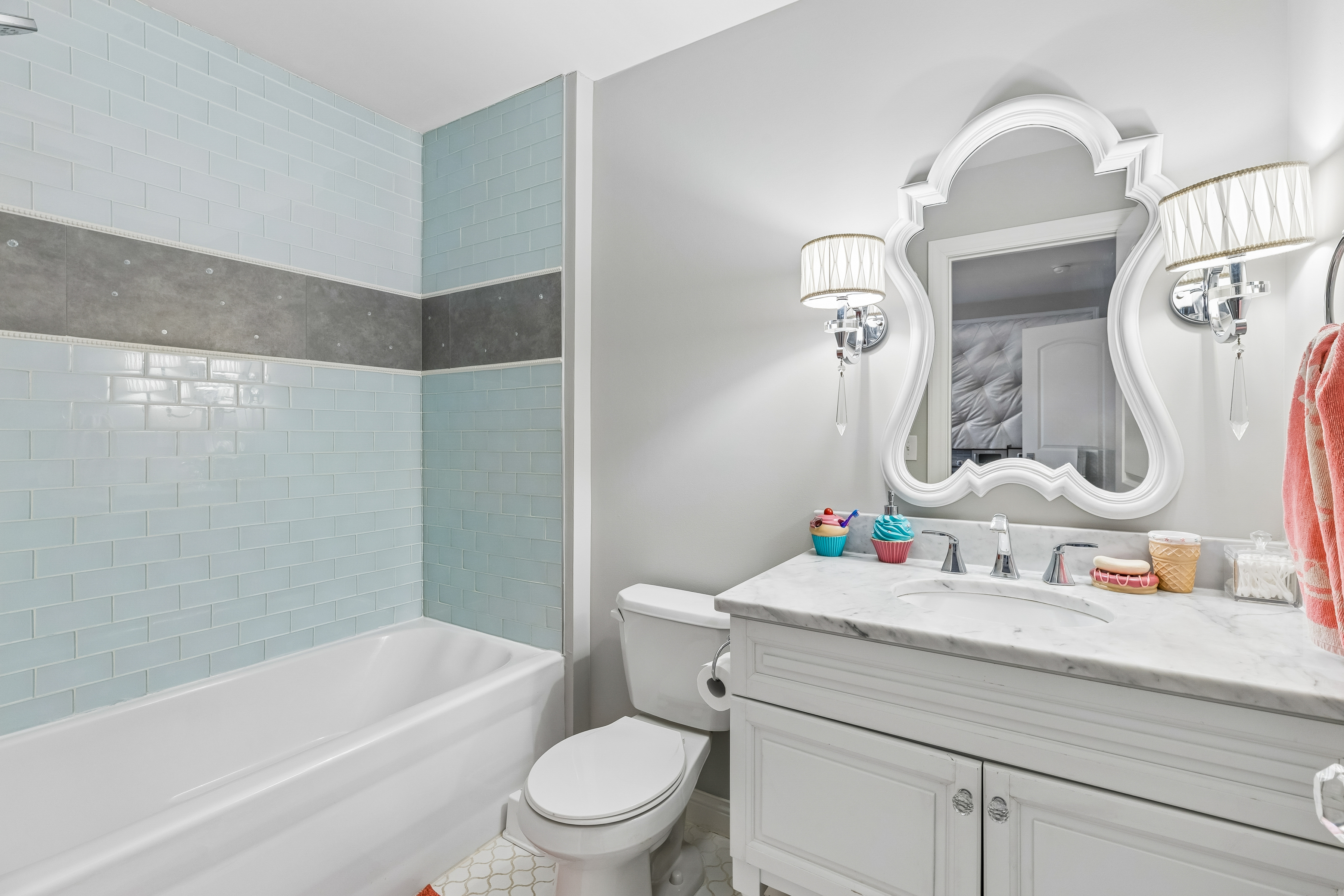  Elegant Living in Edina’s Yancey Park - 物件實景