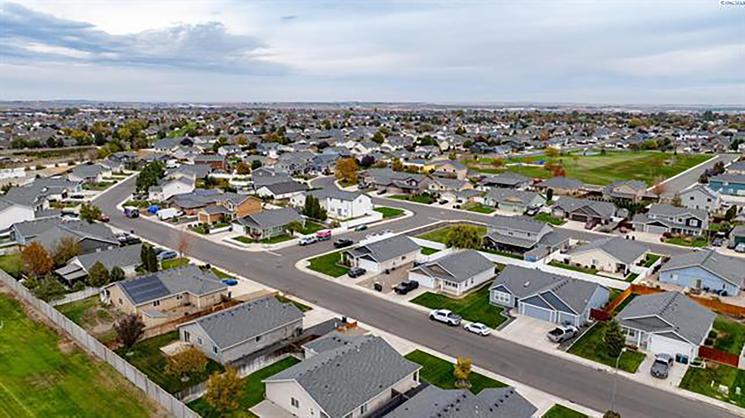  Welcome to this inviting single-story home in West Pasco - 物件實景