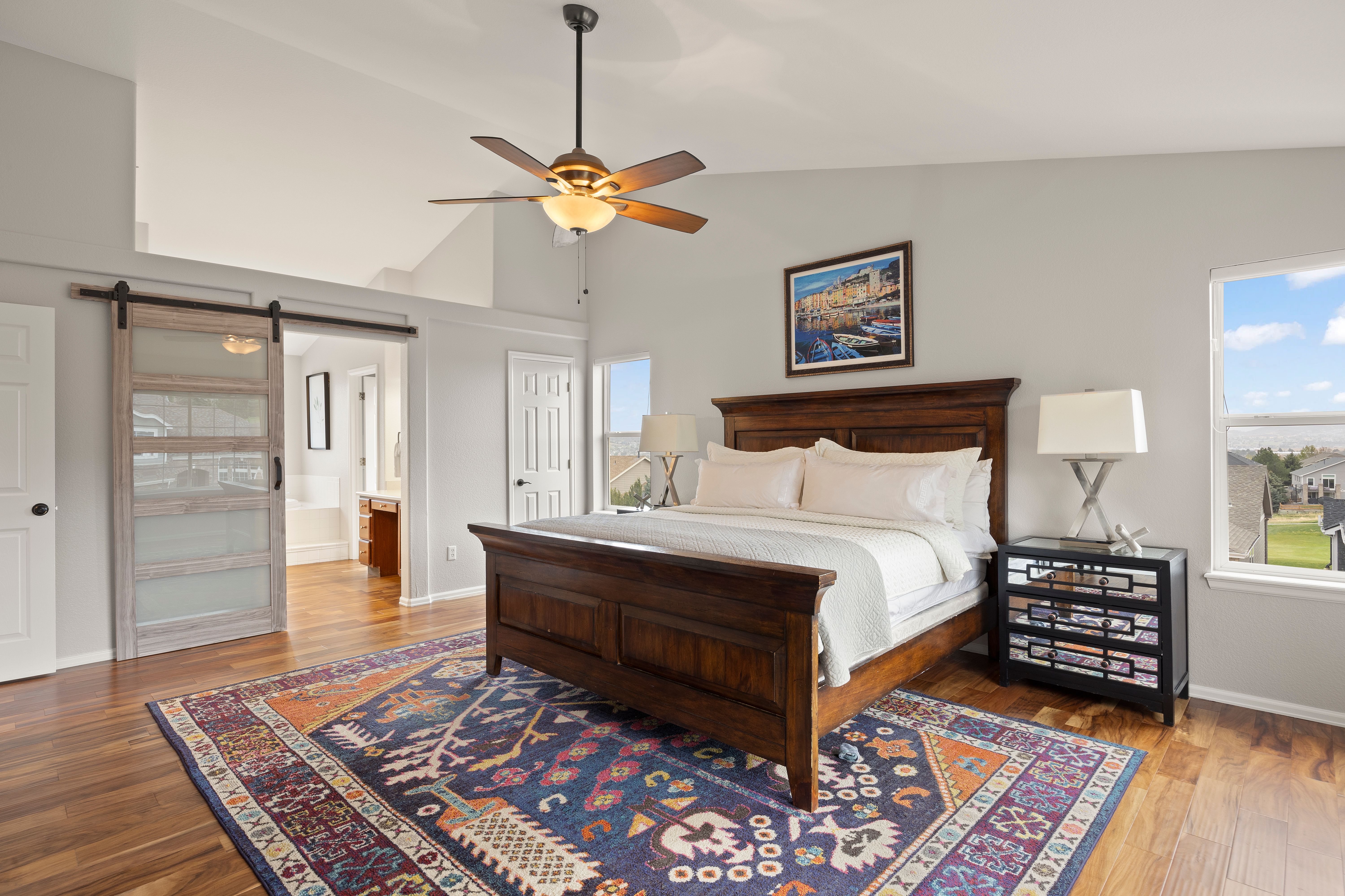  Situated on a desirable corner lot in the sought-after Red Hawk community - 物件實景
