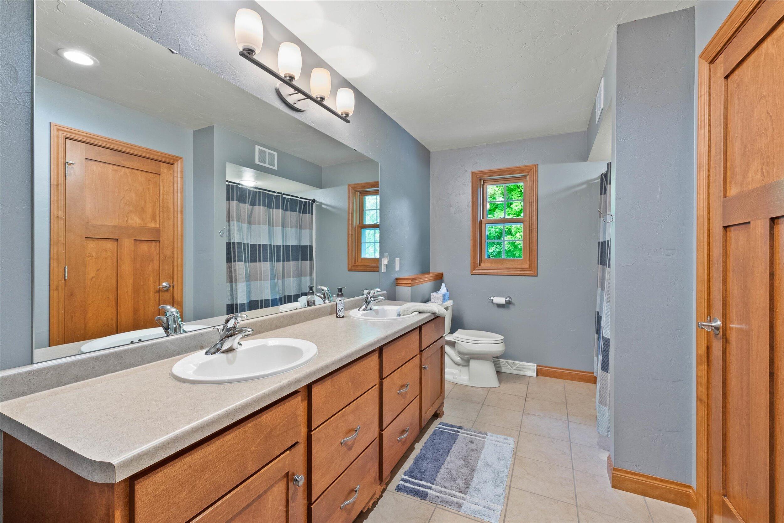 West Bend, Wisconsin, 53095, United States, 4 Bedrooms Bedrooms, ,4 BathroomsBathrooms,Residential,For Sale,1847652