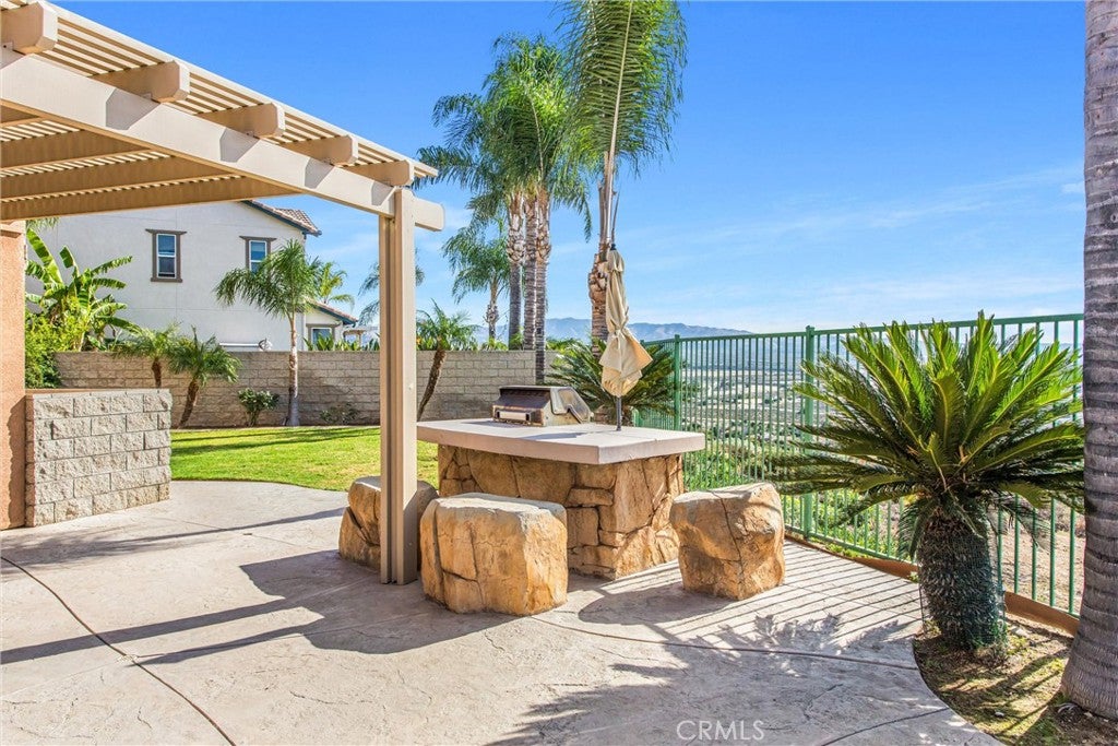 Highland, California, 92346, United States, 5 Bedrooms Bedrooms, ,5 BathroomsBathrooms,Residential,For Sale,1989215