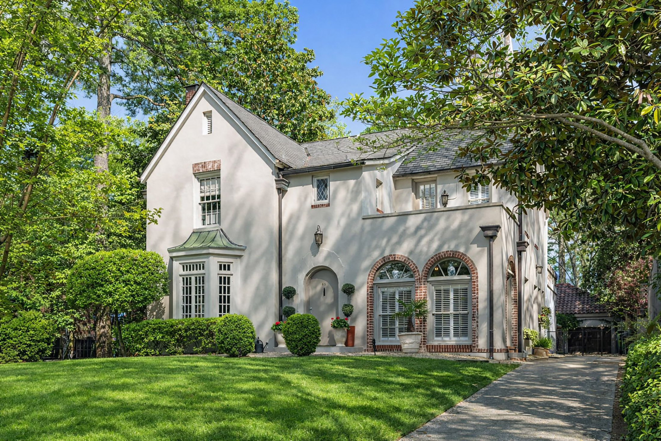  Timeless Ardmore Park Home Blends Classic Charm with Custom Renovations - 物件實景