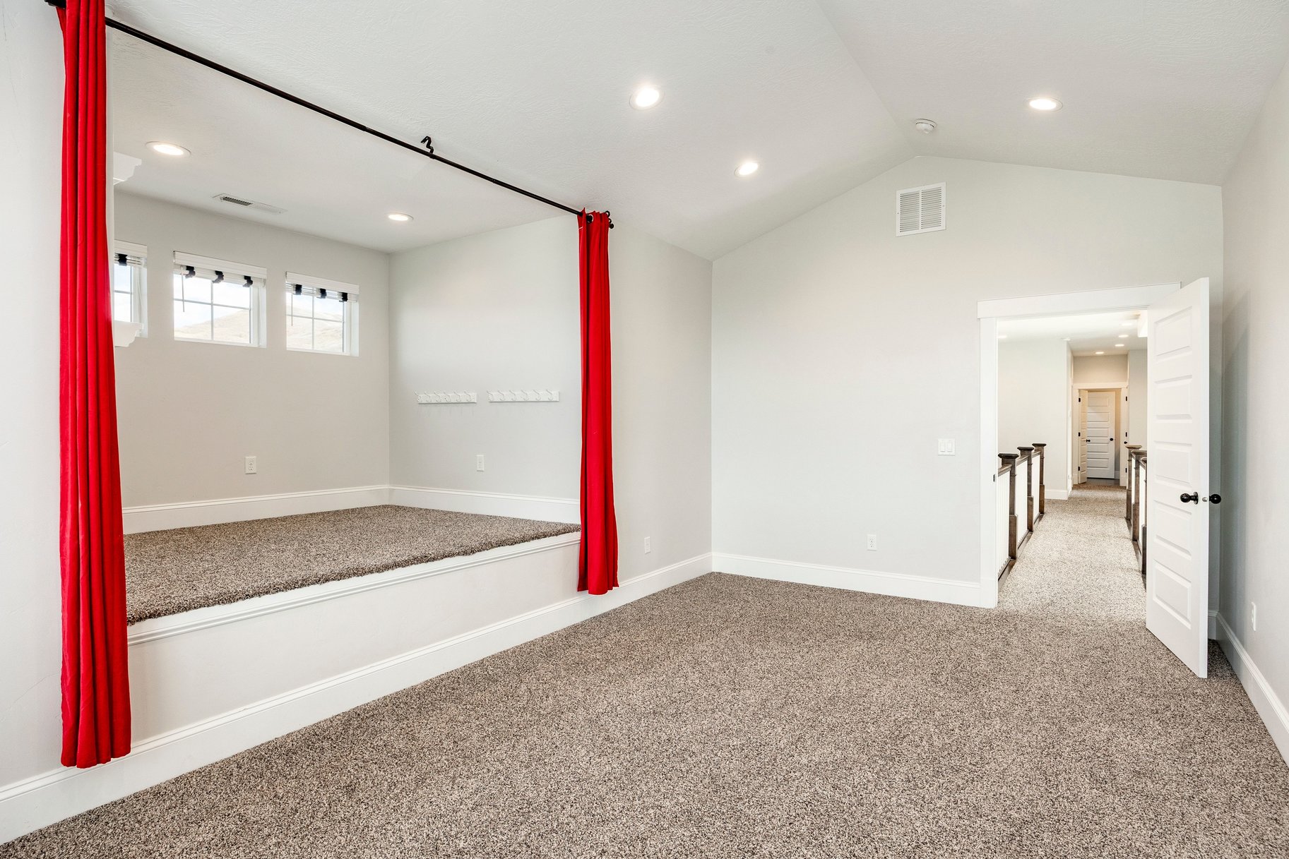  Incredible Floor Plan Meets Lifestyle Location - 物件實景