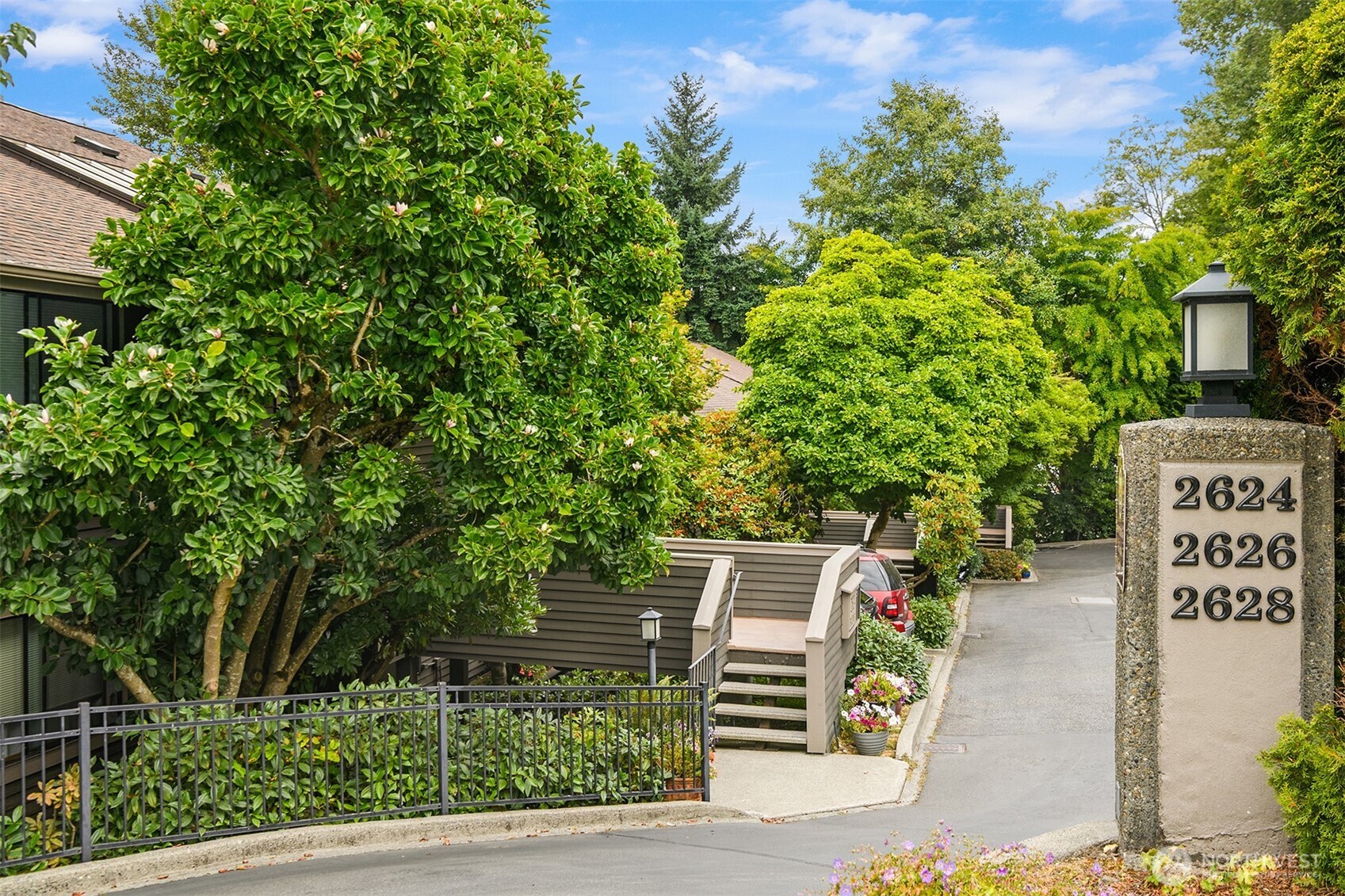 Seattle, Washington, 98109, United States, 2 Bedrooms Bedrooms, ,1 BathroomBathrooms,Residential,For Sale,1903752