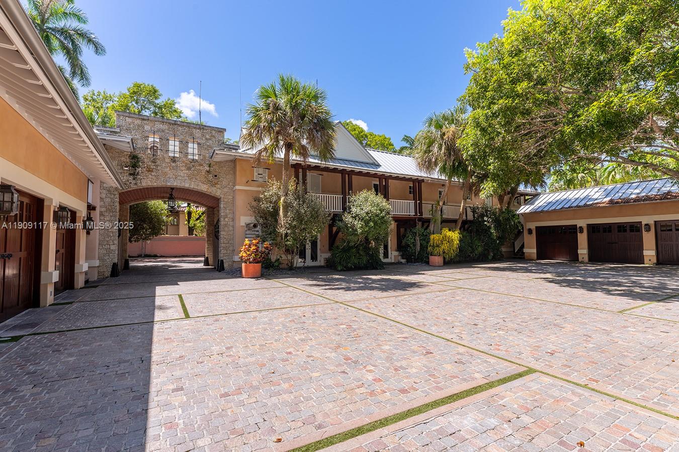 Miami, Florida, 33133, United States, 13 Bedrooms Bedrooms, ,18 BathroomsBathrooms,Residential,For Sale,1989288