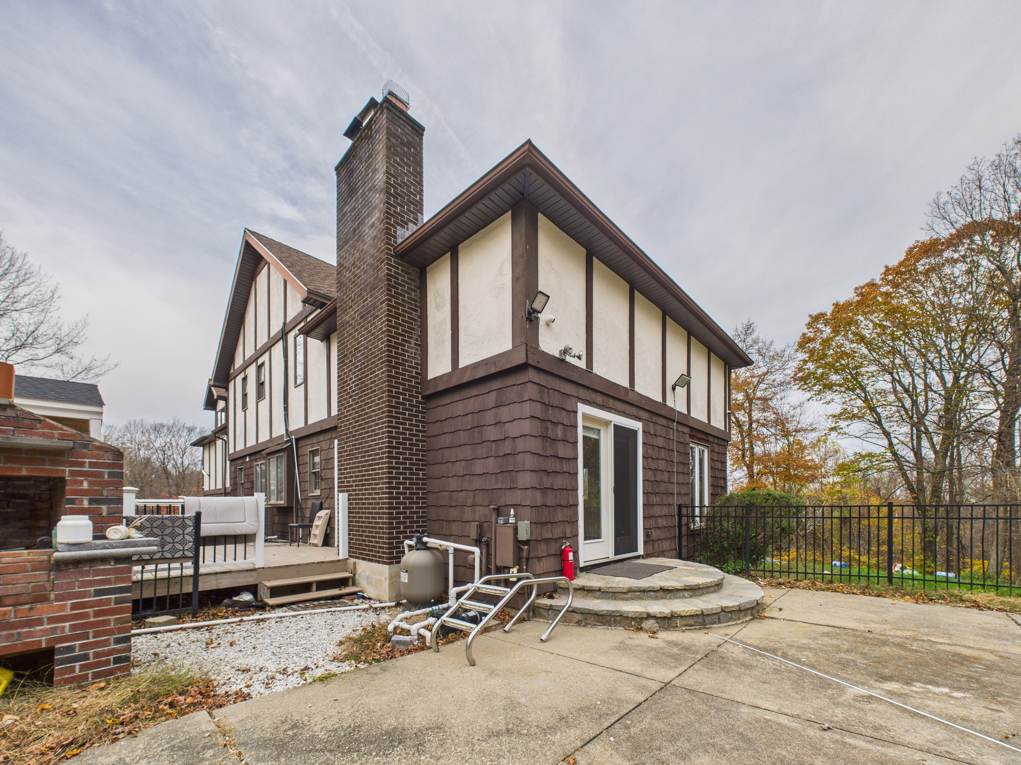 Prospect, Connecticut, 06712, United States, 4 Bedrooms Bedrooms, ,4 BathroomsBathrooms,Residential,For Sale,1987105