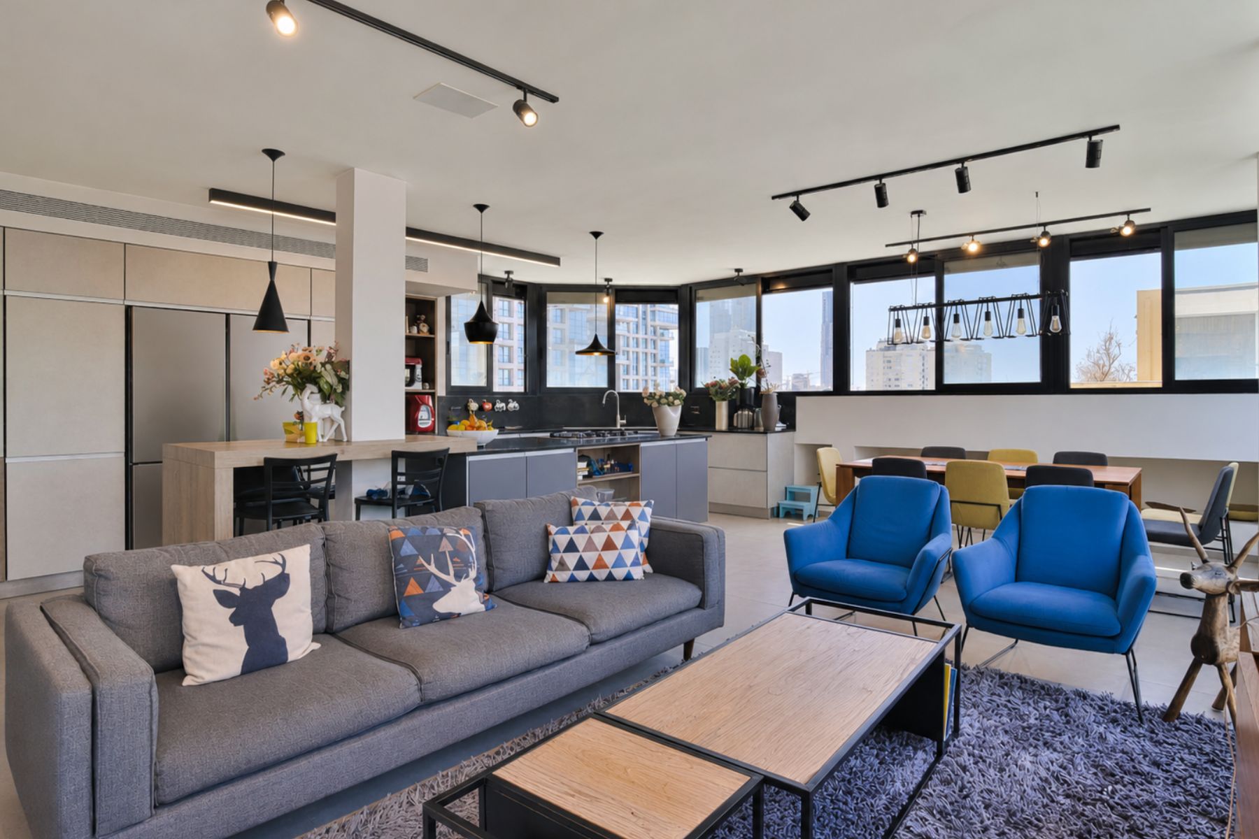  Exceptional Penthouse with Expansive Private Rooftop  Old North - 物件實景