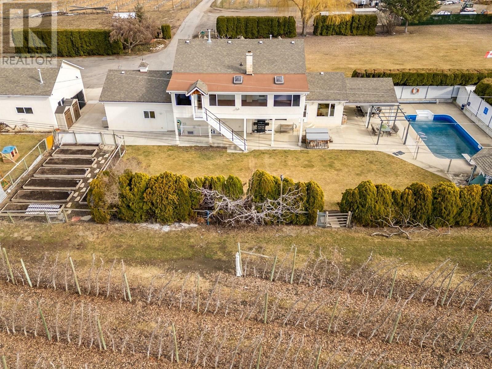 KELOWNA, British Columbia, V1V 2G6, CA, 5 Bedrooms Bedrooms, ,4 BathroomsBathrooms,Residential,For Sale,1838438