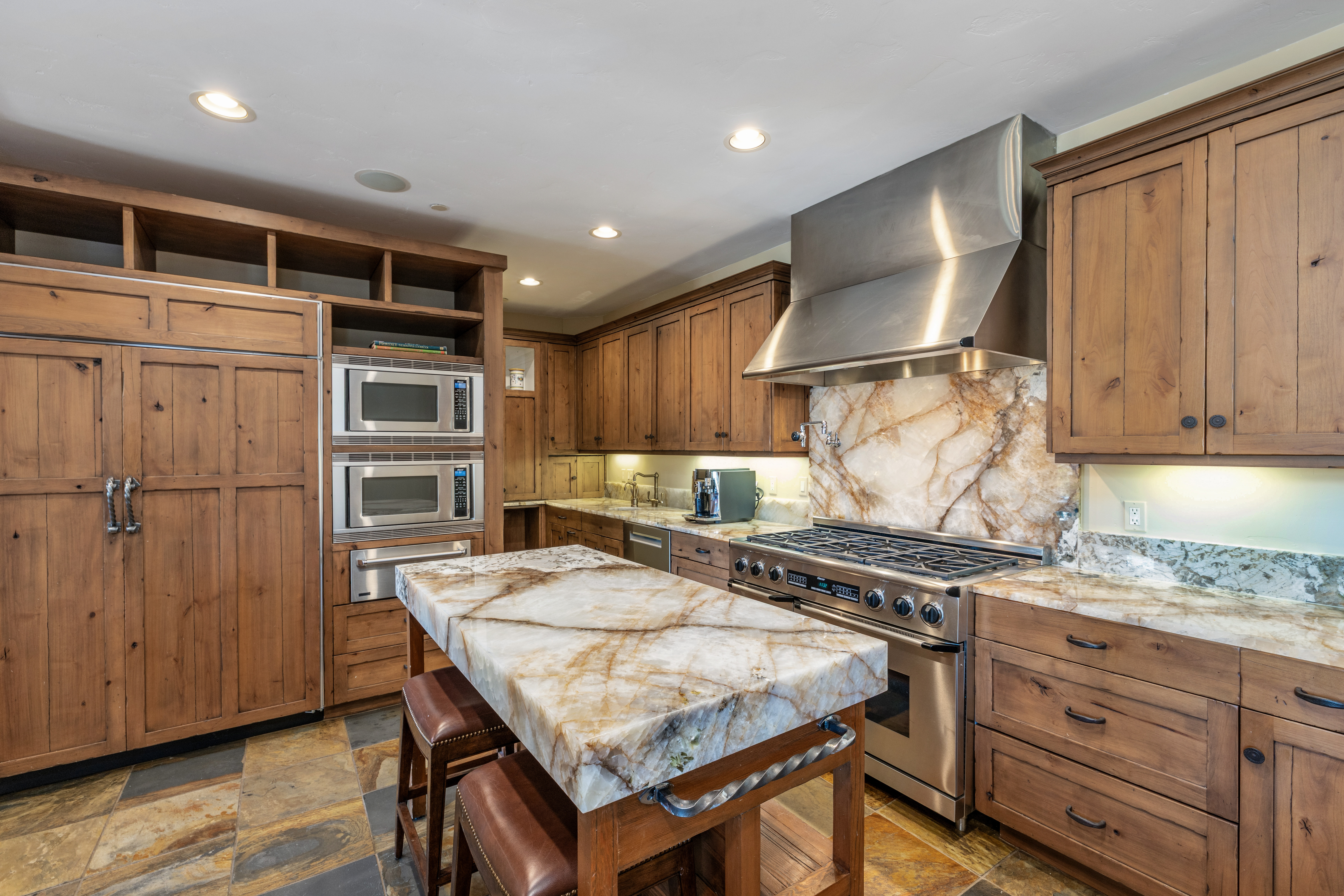  317 Elk Woods is the Kind of Mountain Estate that Earns its Setting - 物件實景