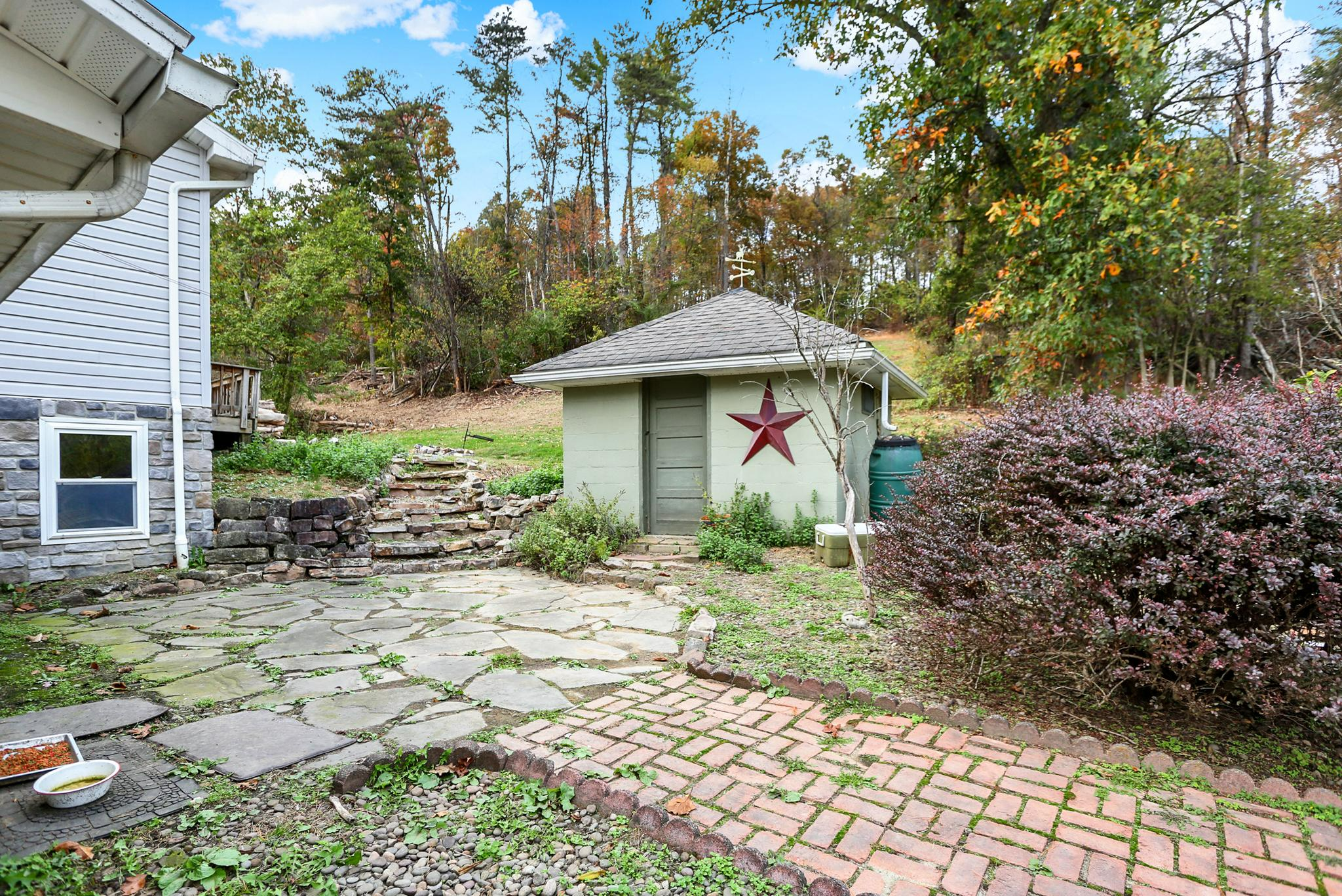 Thompsontown, Pennsylvania, 17094, United States, 4 Bedrooms Bedrooms, ,3 BathroomsBathrooms,Residential,For Sale,1981637