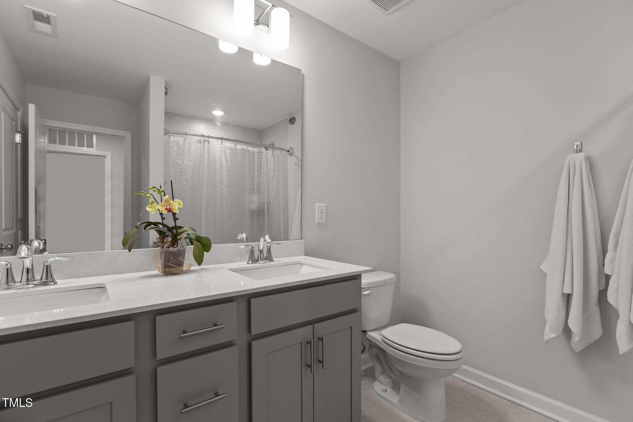 Knightdale, North Carolina, 27545, United States, 4 Bedrooms Bedrooms, ,4 BathroomsBathrooms,Residential,For Sale,1827793