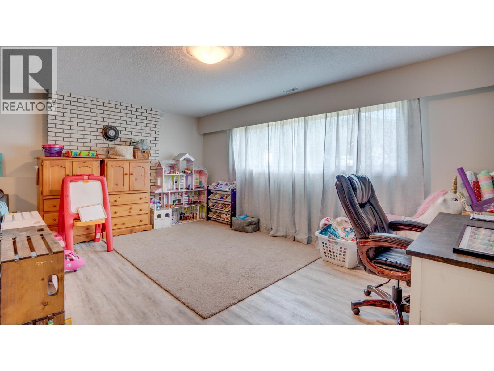 ARMSTRONG, British Columbia, V4Y 0B3, CA, 4 Bedrooms Bedrooms, ,2 BathroomsBathrooms,Residential,For Sale,1950406