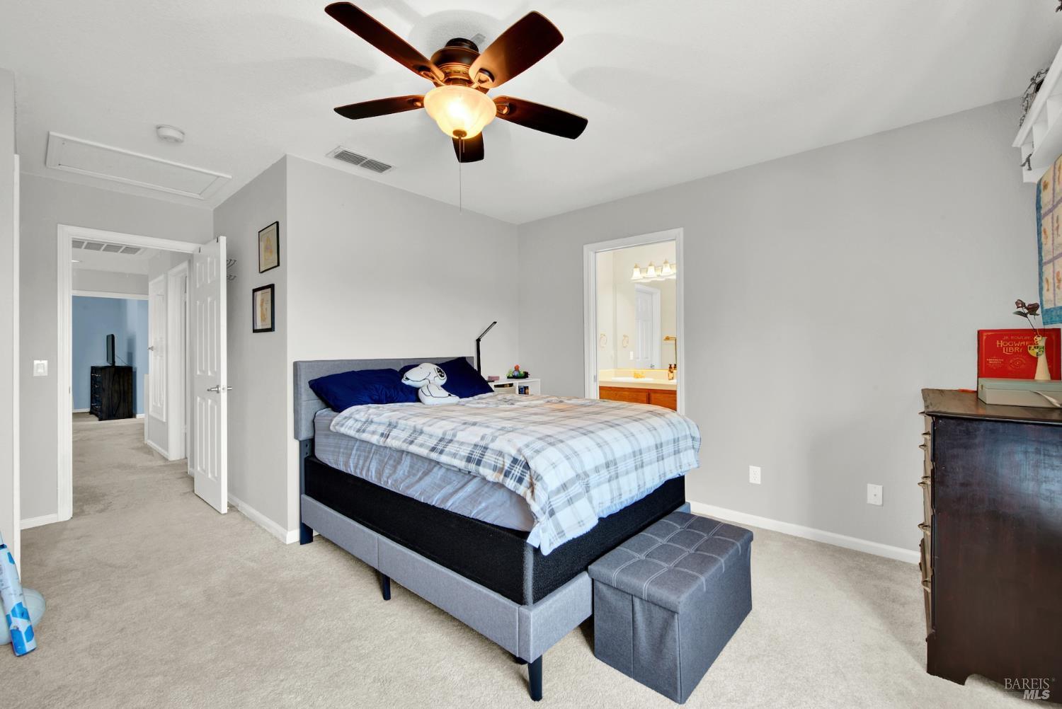 Vacaville, California, 95687, United States, 4 Bedrooms Bedrooms, ,3 BathroomsBathrooms,Residential,For Sale,1856071