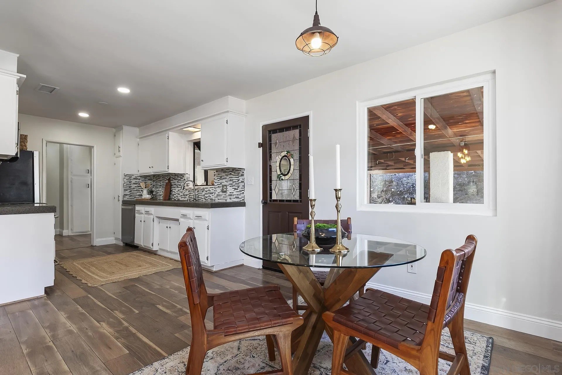 Alpine, California, 91901, United States, 3 Bedrooms Bedrooms, ,2 BathroomsBathrooms,Residential,For Sale,1990972