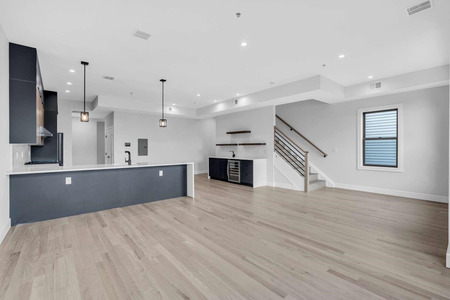 Jersey City, New Jersey, 07306, United States, 2 Bedrooms Bedrooms, ,2 BathroomsBathrooms,Residential,For Sale,1925343