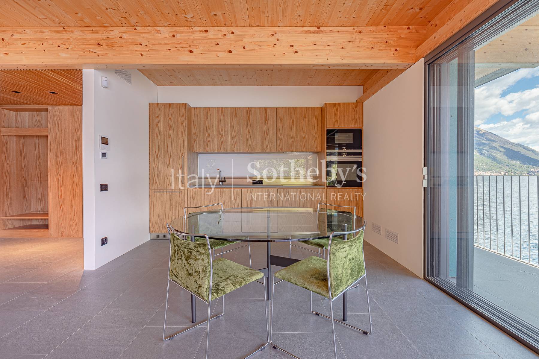  Incredible newly built villa with enchanting lake view - 物件實景