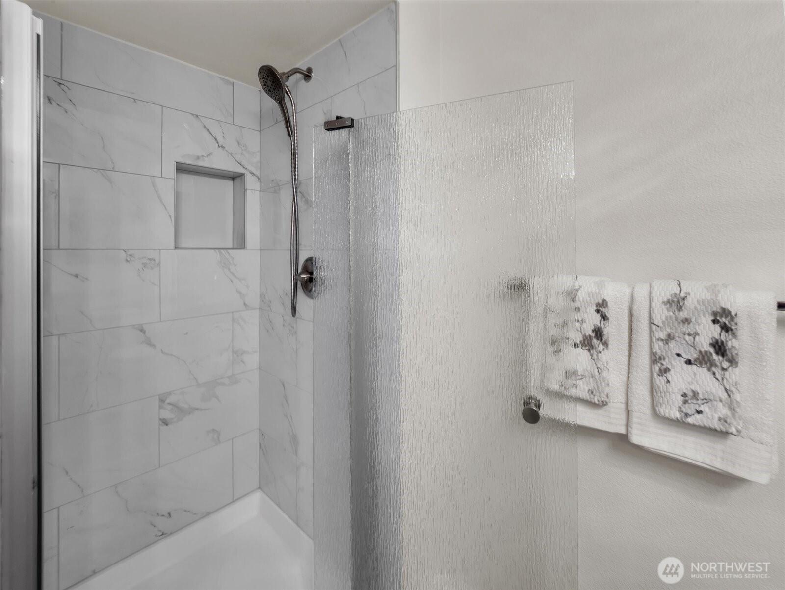FEDERAL WAY, Washington, 98003, United States, 5 Bedrooms Bedrooms, ,3 BathroomsBathrooms,Residential,For Sale,1876499