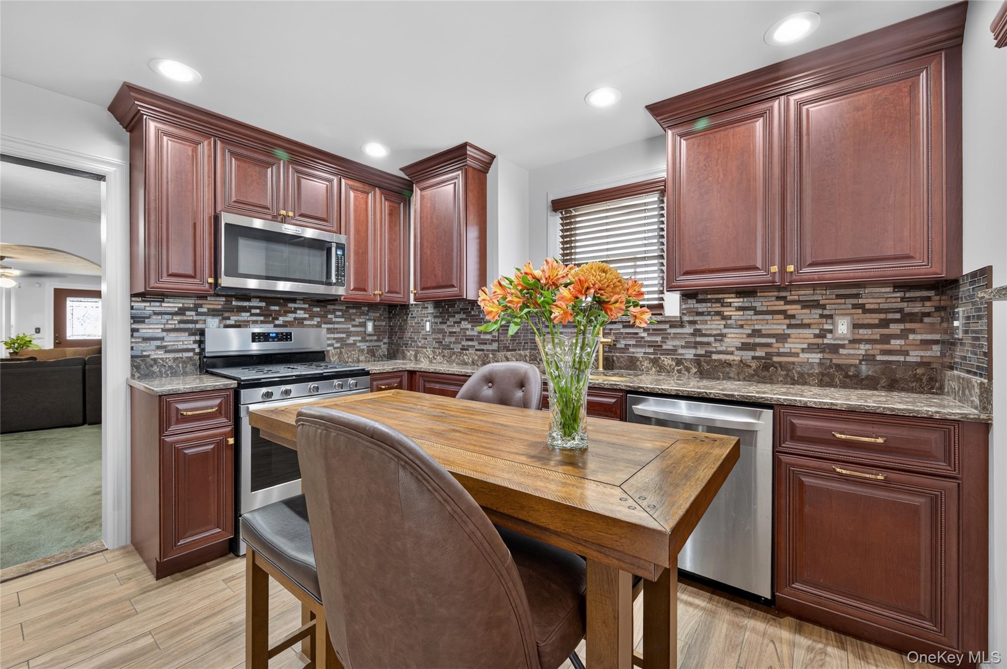  8985 219th Street, Queens Village, NY, 11427 - 物件實景