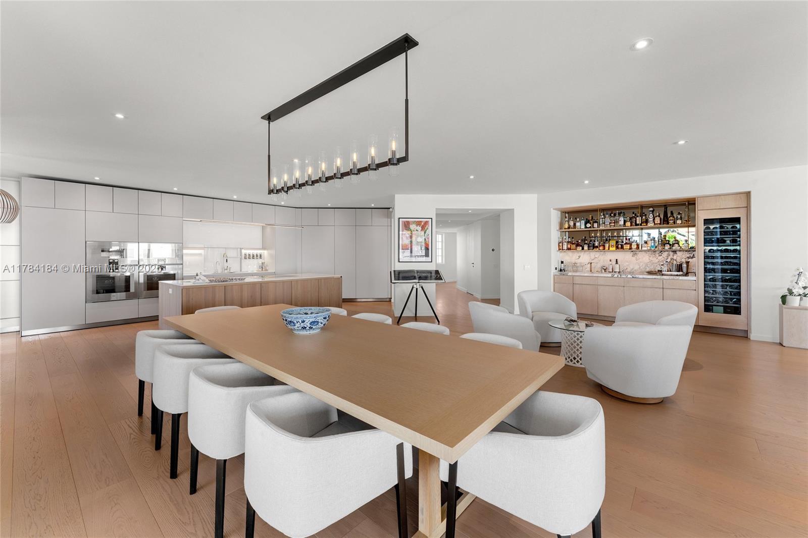Miami Beach, Florida, 33109, United States, 3 Bedrooms Bedrooms, ,5 BathroomsBathrooms,Residential,For Sale,1770754
