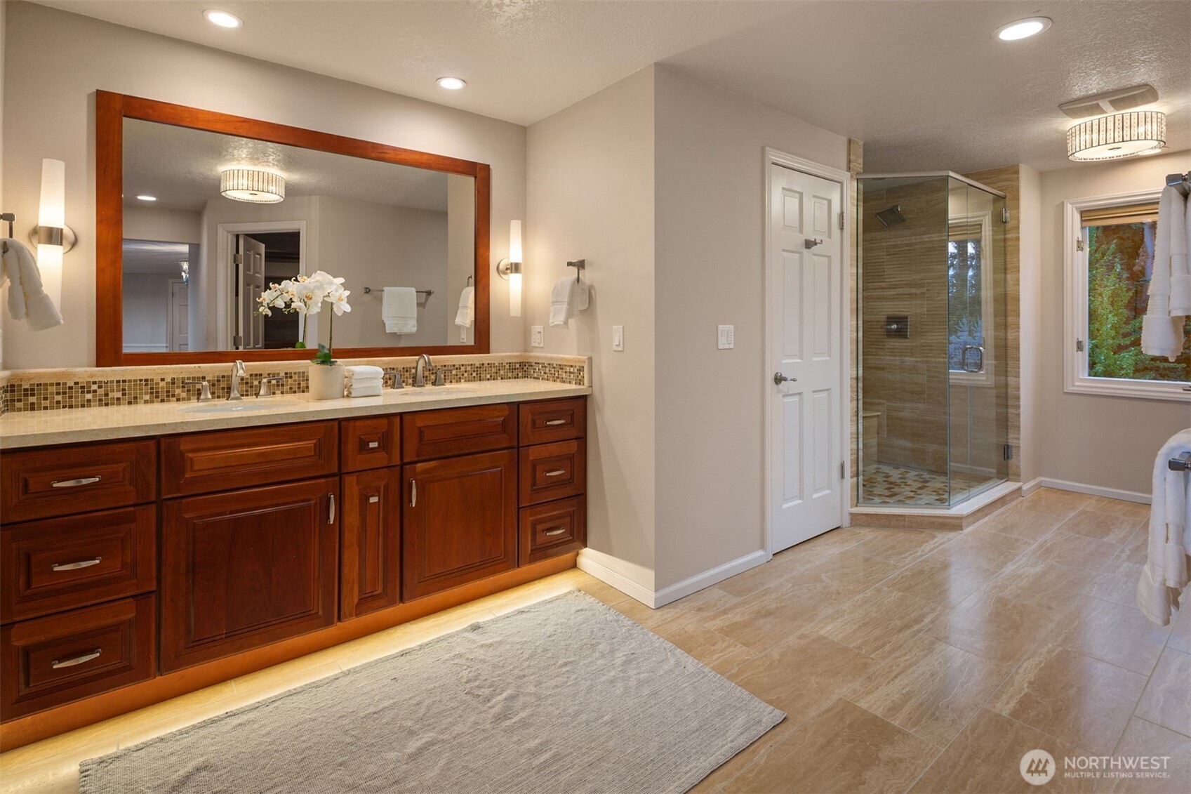 Auburn, Washington, 98001, United States, 4 Bedrooms Bedrooms, ,3 BathroomsBathrooms,Residential,For Sale,1917677