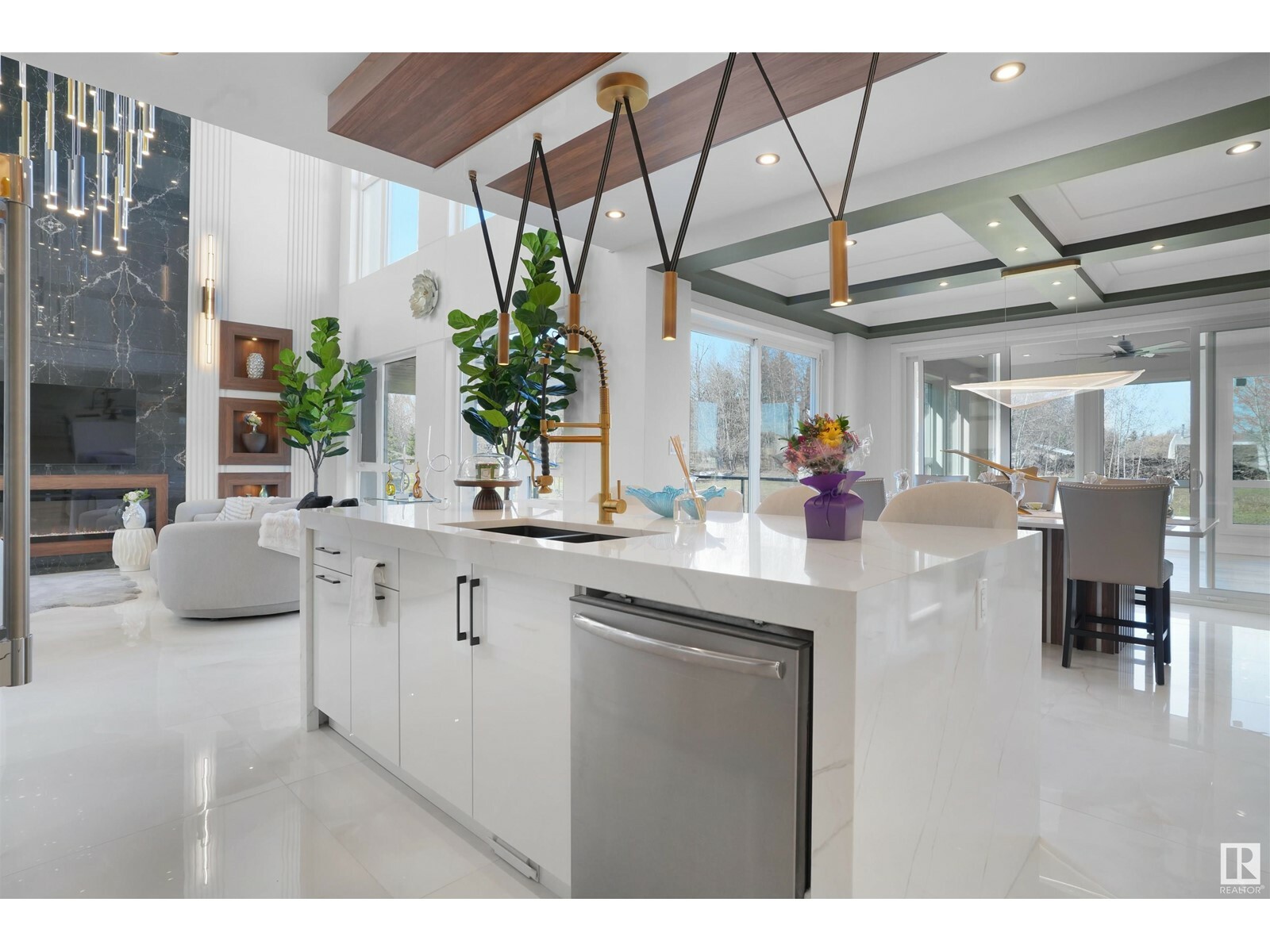 RURAL PARKLAND COUNTY, Alberta, T7X 0W7, CA, 6 Bedrooms Bedrooms, ,6 BathroomsBathrooms,Residential,For Sale,1836871
