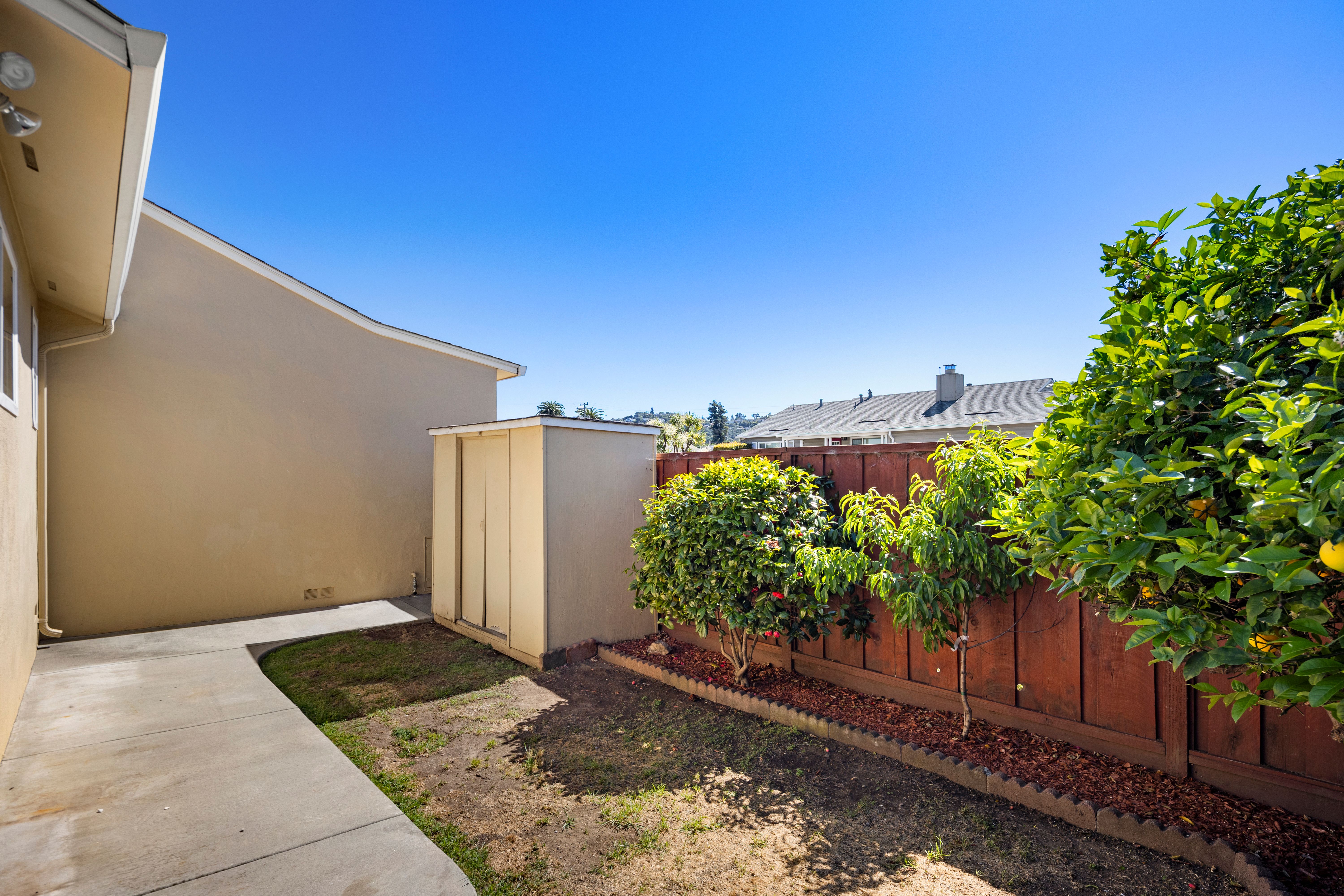  Single Story Rancher in Desirable San Mateo Village - 物件實景