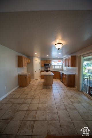 Hooper, Utah, 84315, United States, 4 Bedrooms Bedrooms, ,3 BathroomsBathrooms,Residential,For Sale,1904252