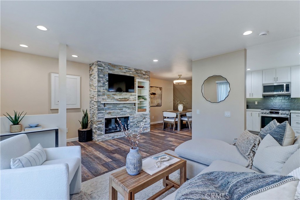 Long Beach, California, 90804, United States, 2 Bedrooms Bedrooms, ,2 BathroomsBathrooms,Residential,For Sale,2001889