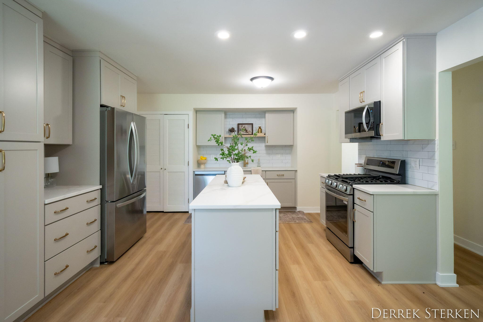 Saugatuck, Michigan, 49453, United States, 3 Bedrooms Bedrooms, ,2 BathroomsBathrooms,Residential,For Sale,1970300