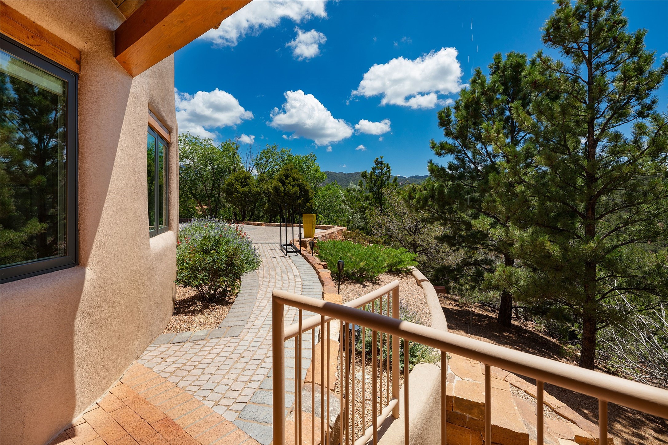  1233 N Summit Drive - 物件實景
