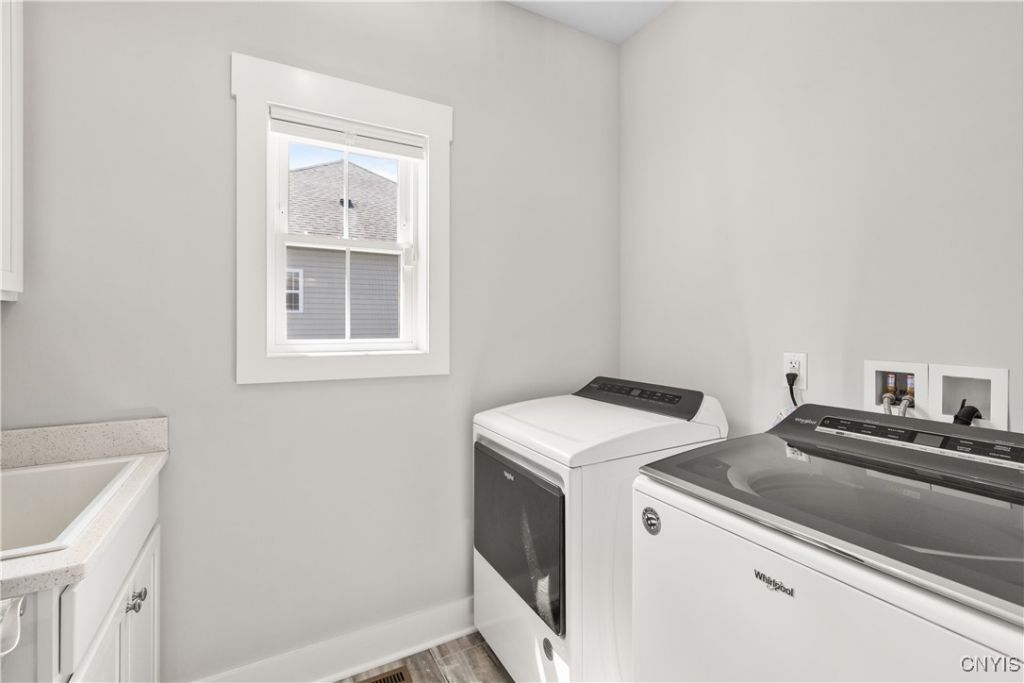 Baldwinsville, New York, 13027, United States, 3 Bedrooms Bedrooms, ,3 BathroomsBathrooms,Residential,For Sale,1933021
