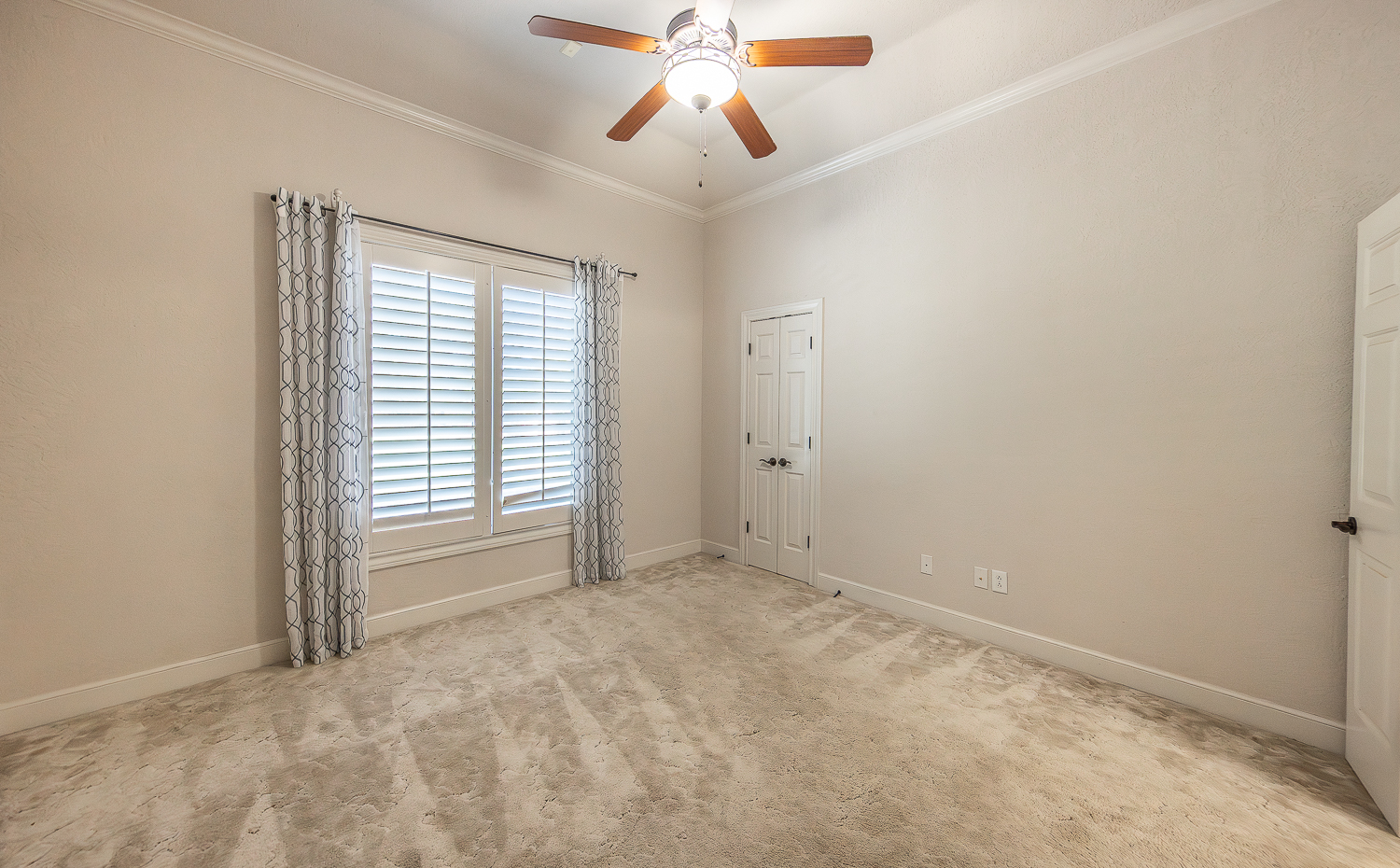 Lubbock, Texas, 79424, United States, 4 Bedrooms Bedrooms, ,5 BathroomsBathrooms,Residential,For Sale,1934203
