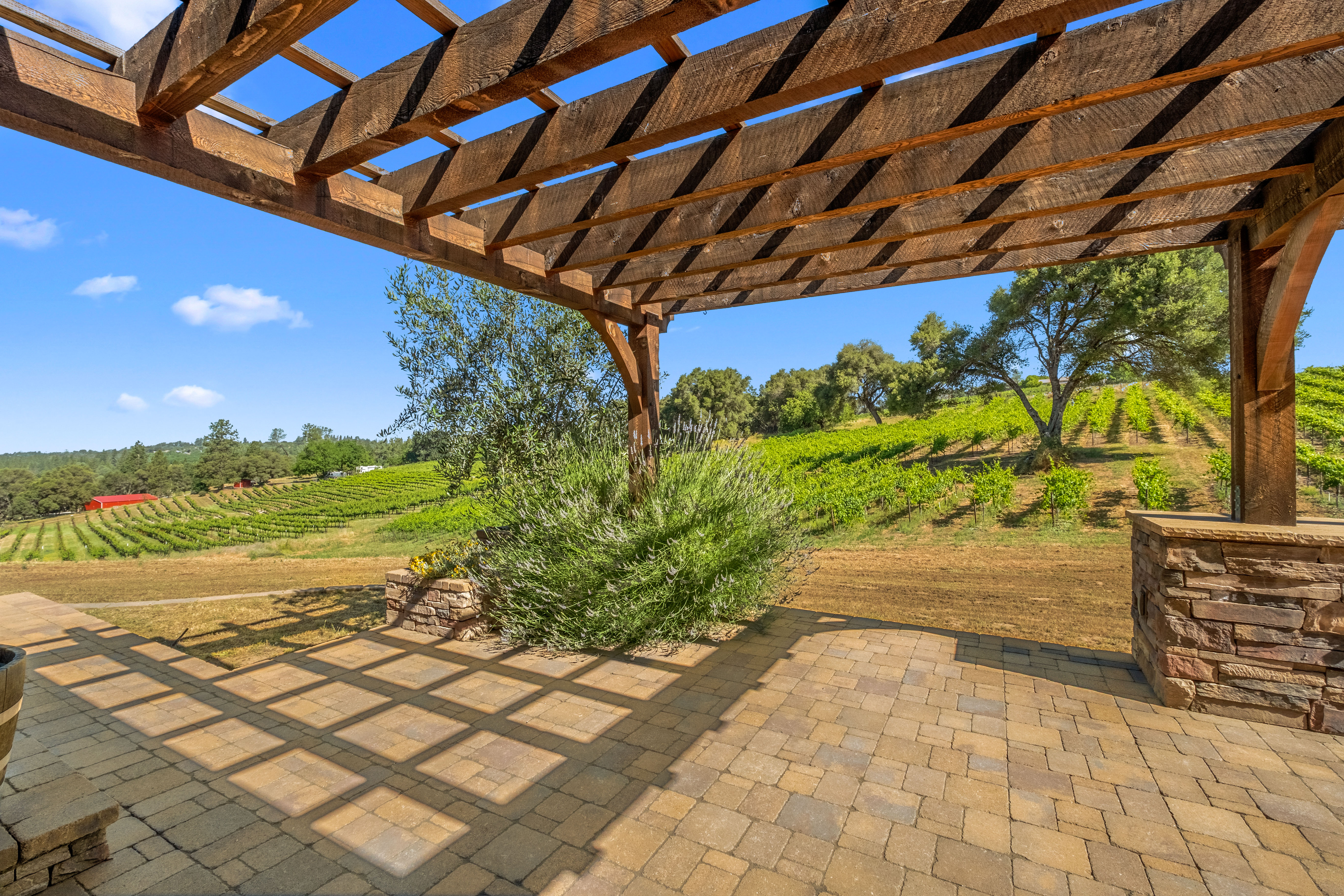 7330 Perry Creek Road, Somerset, CA 95684 - 物件實景