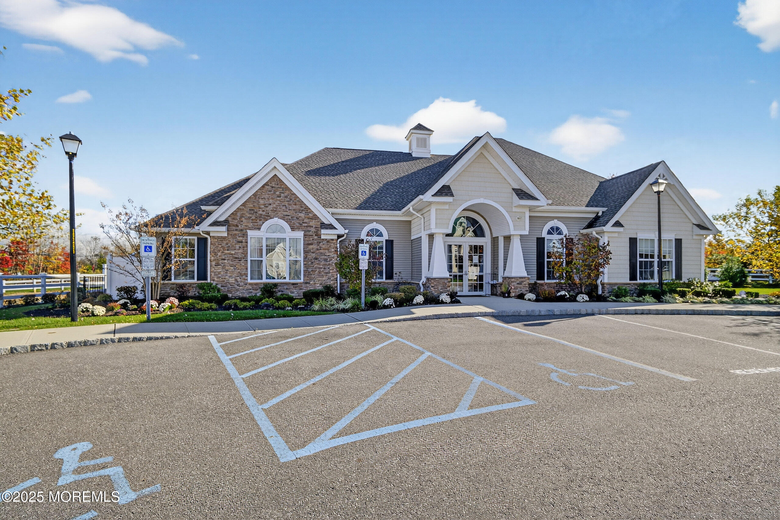 Parlin, New Jersey, 08859, United States, 2 Bedrooms Bedrooms, ,3 BathroomsBathrooms,Residential,For Sale,1989298